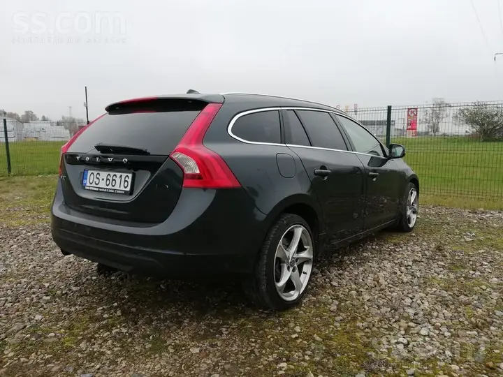 Volvo V60 2011 photo 2