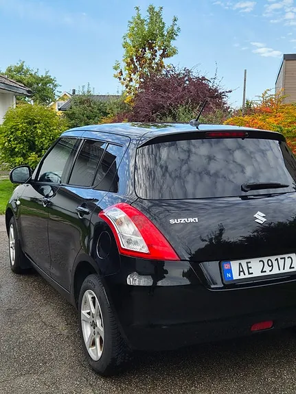 Suzuki Swift 2011 photo 3
