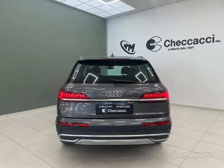 Audi Q7 2021 photo 5