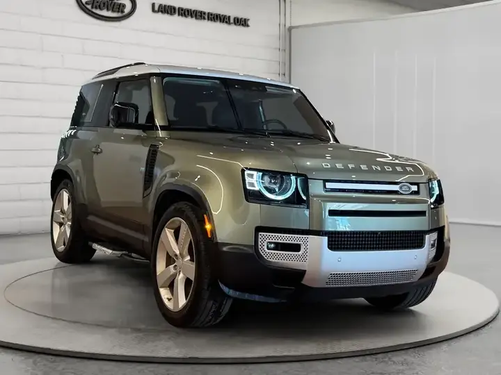 Land Rover Defender 2021 photo 3