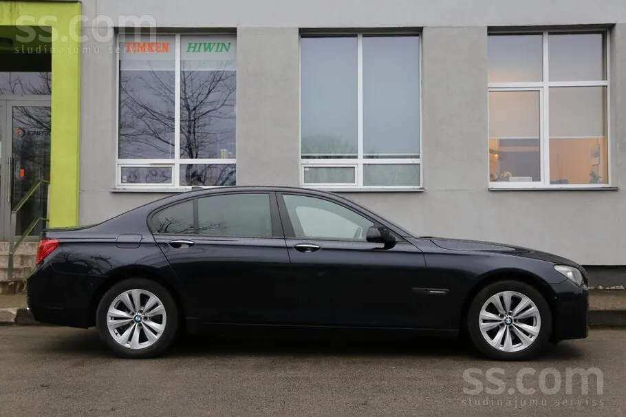 BMW 740 2010 photo 3