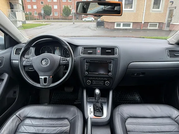 Volkswagen Jetta 2012 photo 5