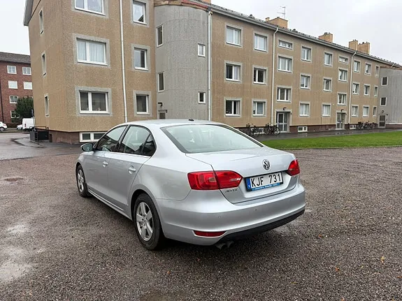Volkswagen Jetta 2012 photo 3