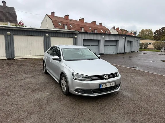 Volkswagen Jetta 2012 photo 2