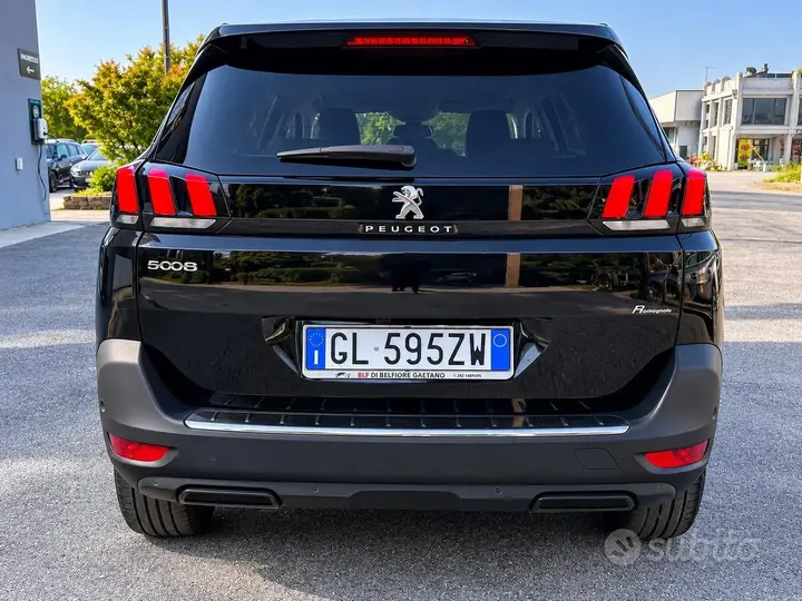 Peugeot 5008 2022 photo 5