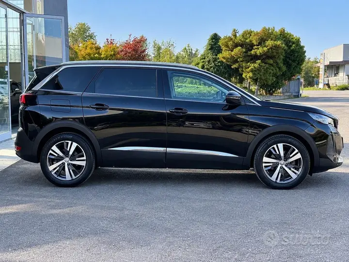Peugeot 5008 2022 photo 4