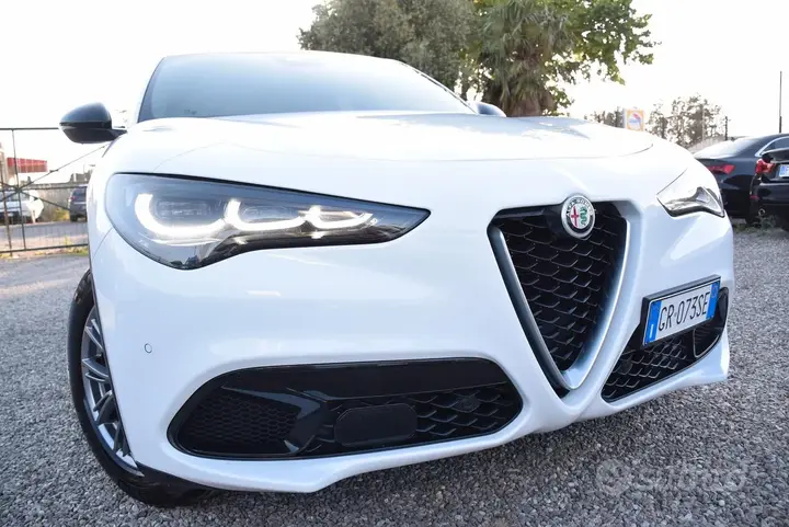 Alfa Romeo Stelvio 2023 photo 2