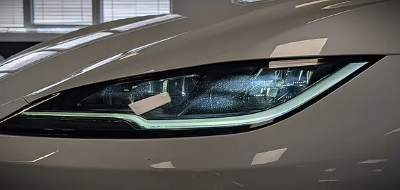 Tesla Model 3 2024 photo 4