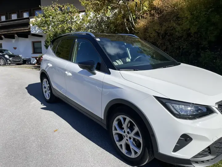 Seat Arona 2023 photo 2