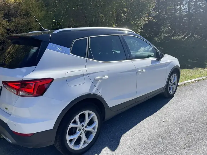 Seat Arona 2023 photo 3