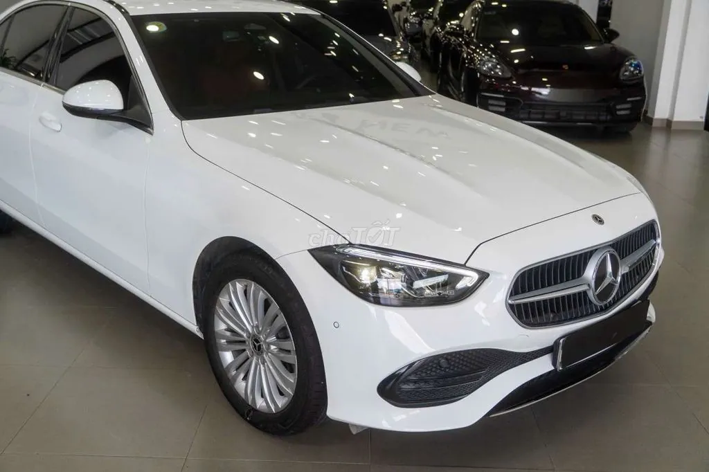 Mercedes-Benz C-Class 2025 photo 5