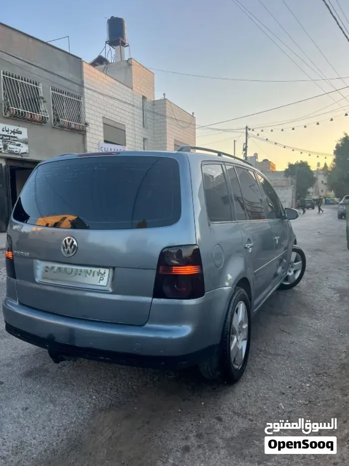 Volkswagen Touran 2009 photo 3