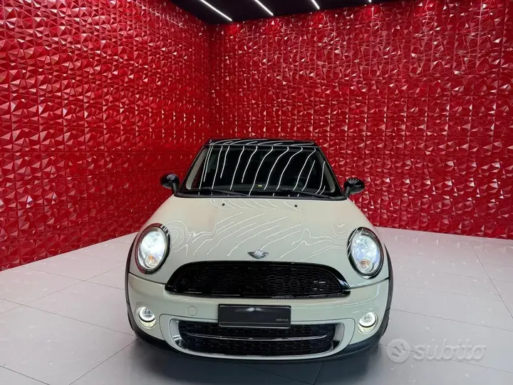 Mini Clubman 2011 photo 2