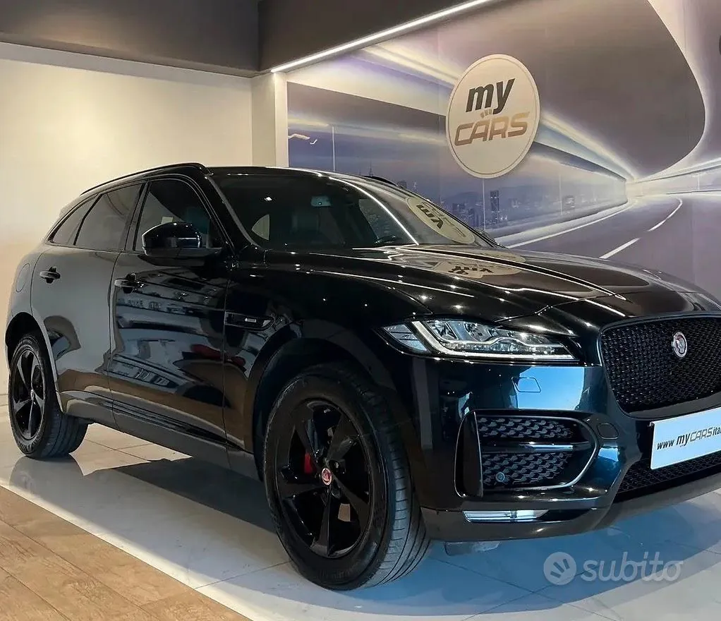 Jaguar F-Pace 2018 photo 2