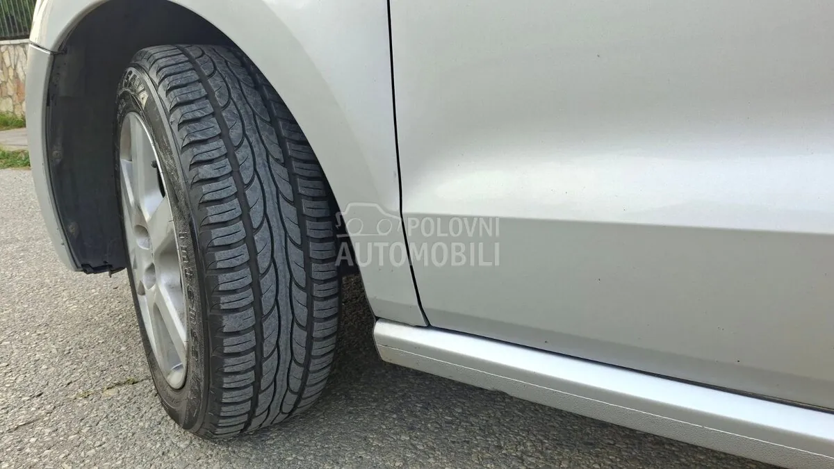 Volkswagen Polo 2010 photo 5