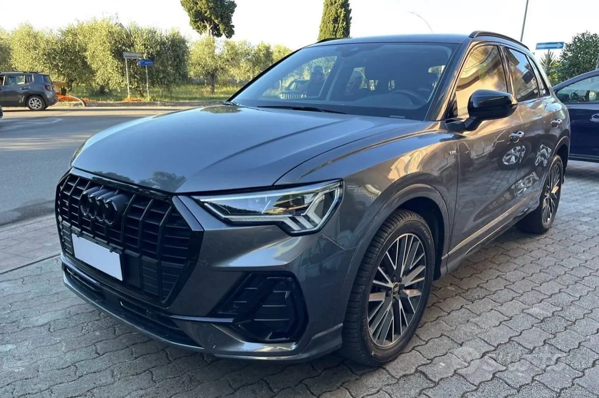 Audi Q3 2021 photo 2