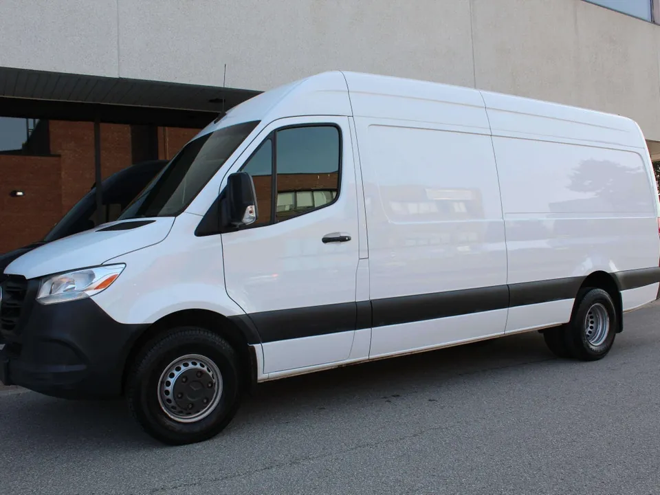 Mercedes-Benz Sprinter 2024 photo 4
