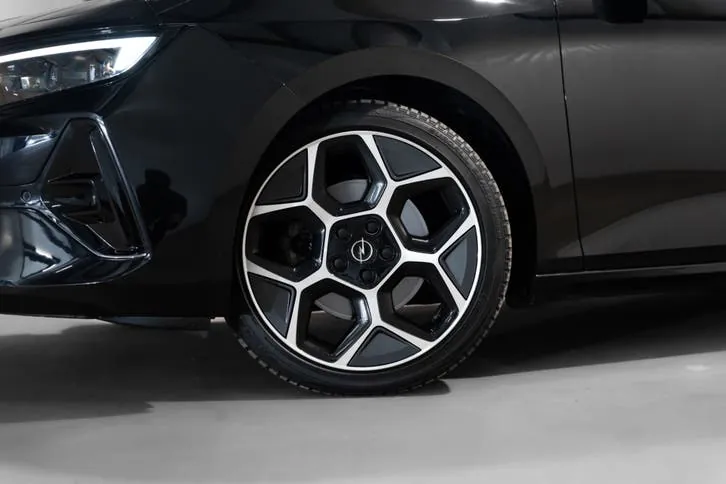Opel Astra 2024 photo 3