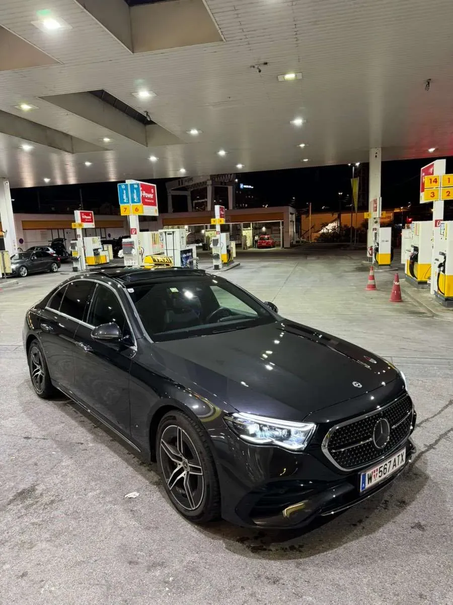 Mercedes-Benz E-Class 2024 photo 2
