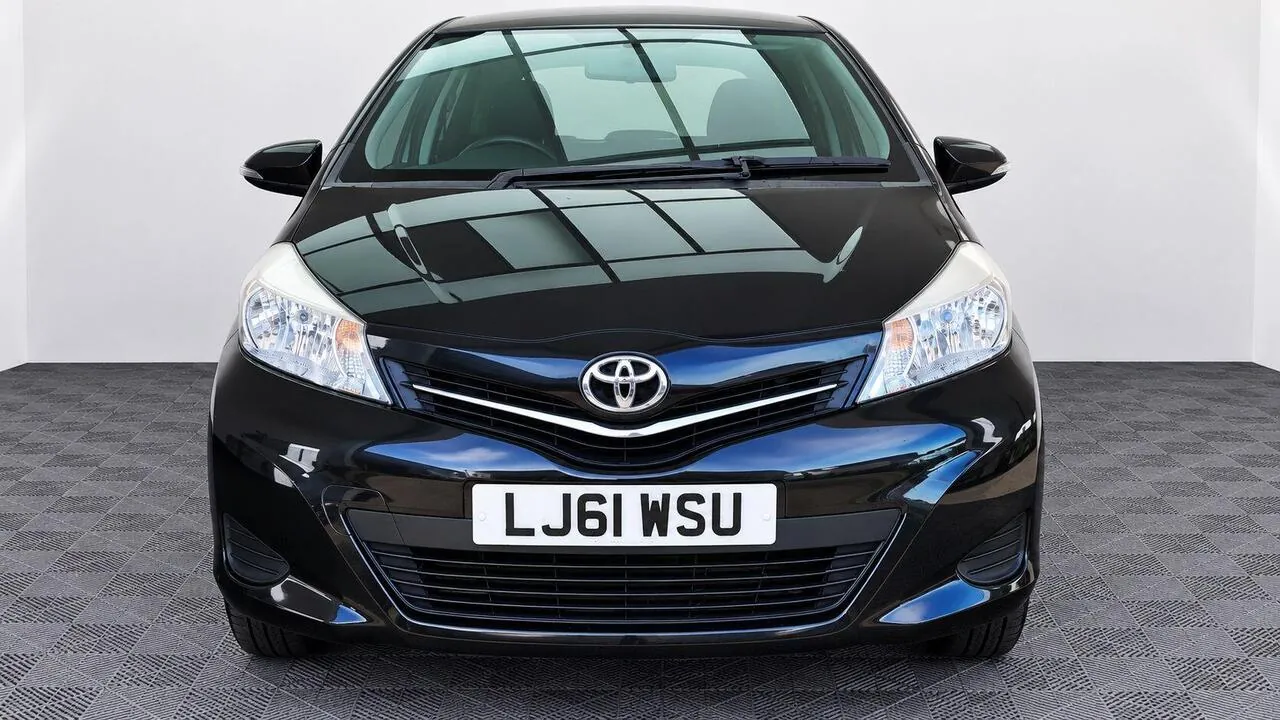 Toyota Yaris 2012 photo 3
