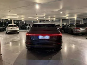 Audi Q8 E-Tron 2023 photo 3