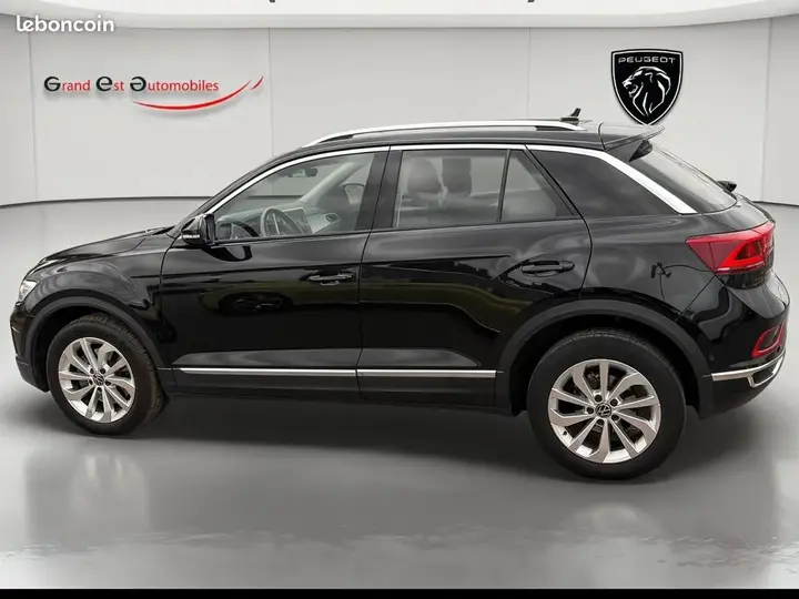Volkswagen T-Roc 2023 photo 2