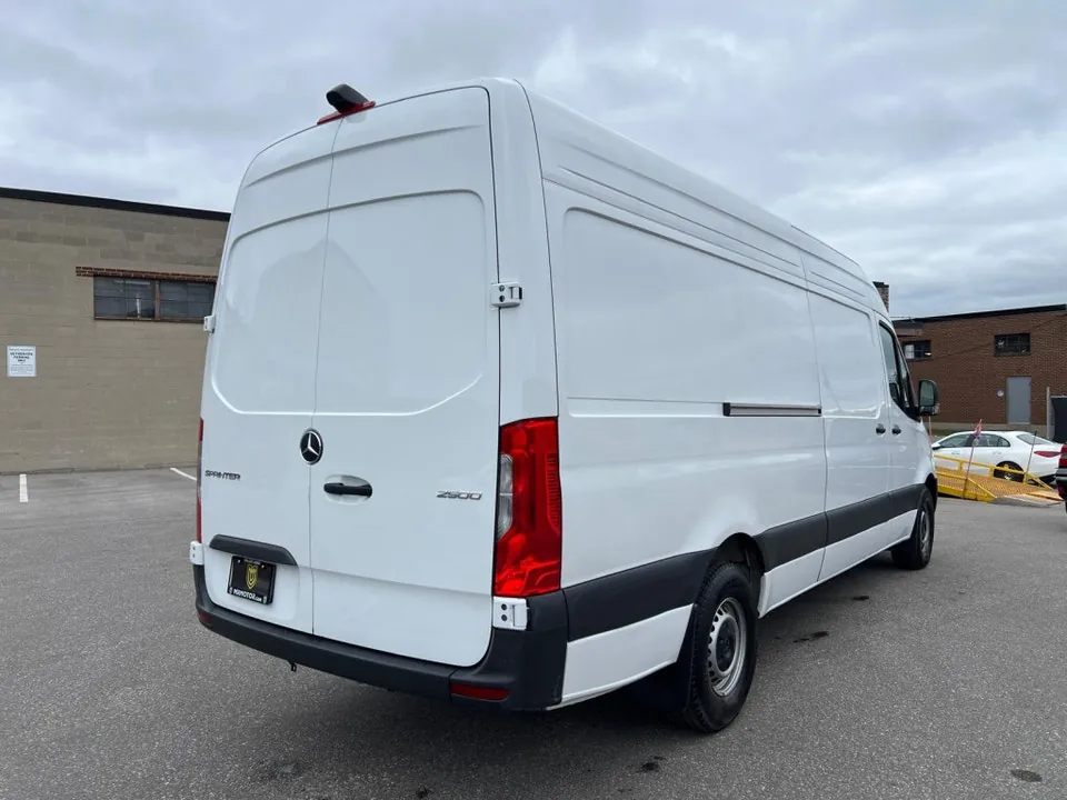 Mercedes-Benz Sprinter Van 2025 photo 5