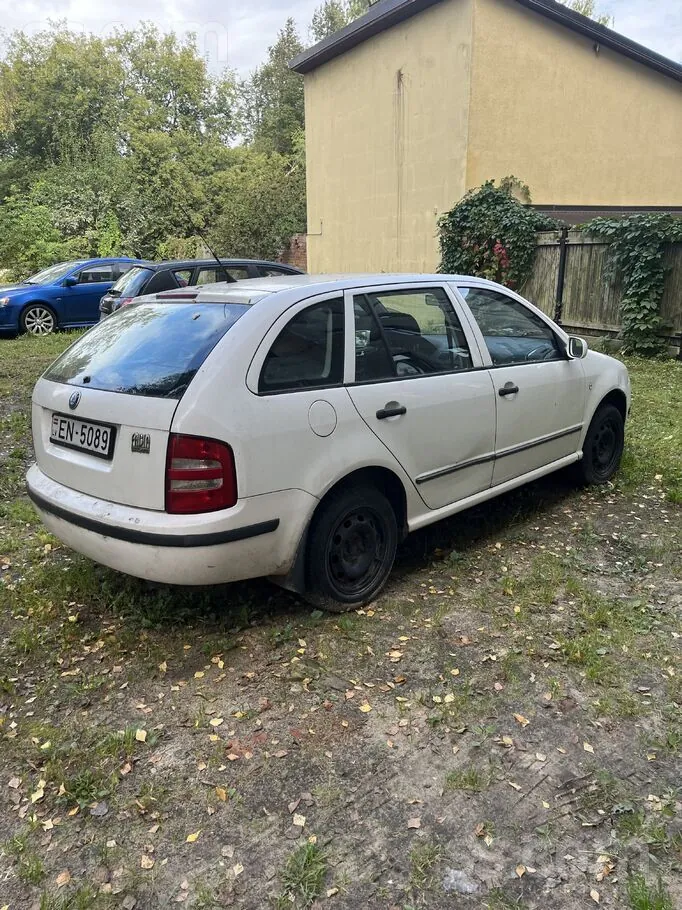 Skoda Fabia 2002 photo 3