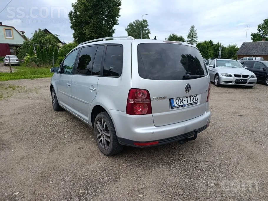 Volkswagen Touran 2008 photo 4