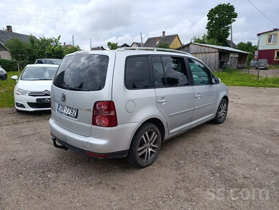 Volkswagen Touran 2008 photo 5