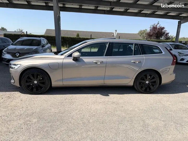 Volvo V60 2019 photo 2