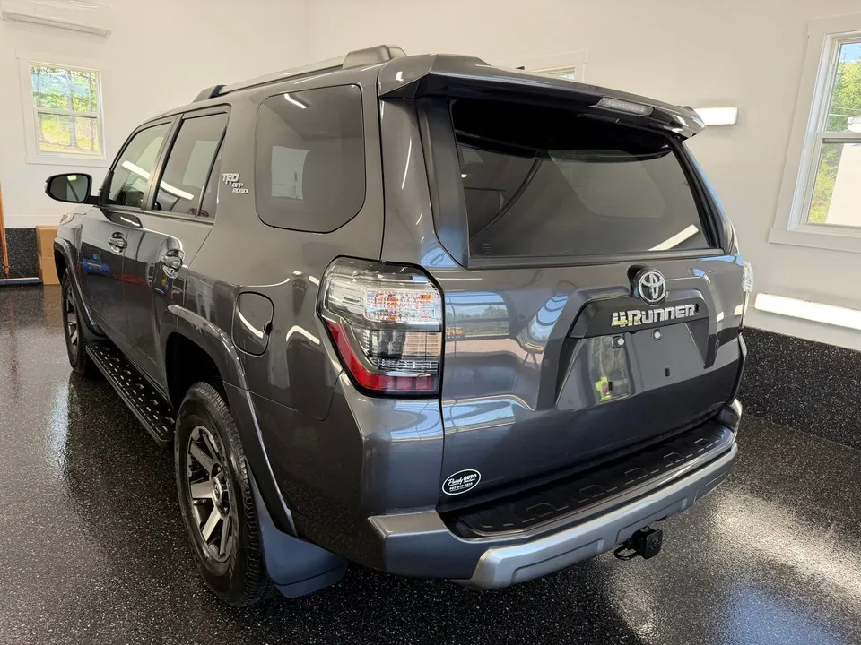 Toyota 4Runner 2018 photo 2