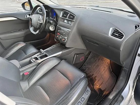Citroen C4 2011 photo 5