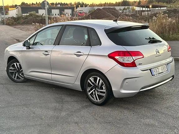 Citroen C4 2011 photo 2