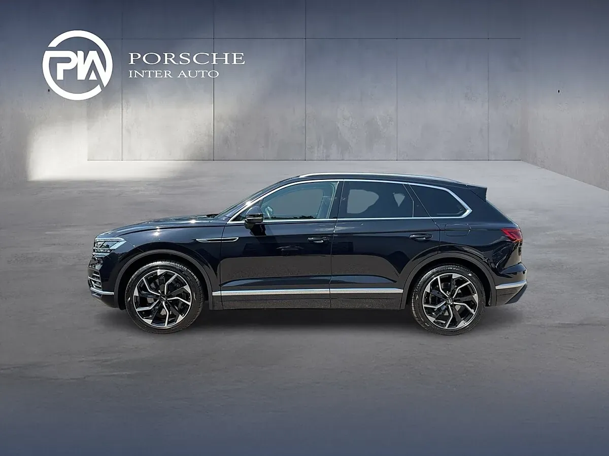 Volkswagen Touareg 2021 photo 2
