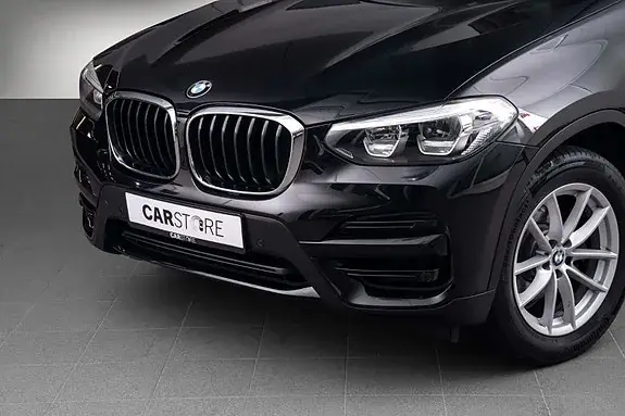 BMW X3 2018 photo 2