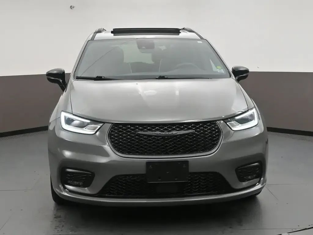 Chrysler Pacifica 2025 photo 2