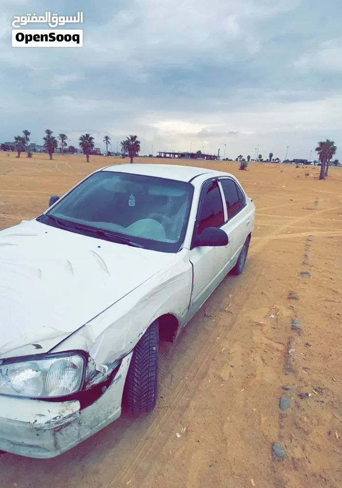 Hyundai Verna 2010 photo 3