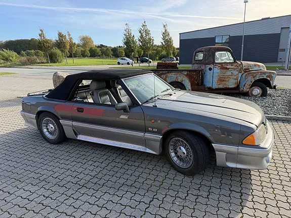 Ford Mustang 1988 photo 2