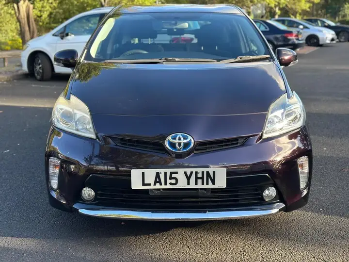 Toyota Prius 2015 photo 2