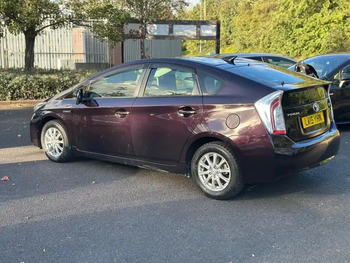 Toyota Prius 2015 photo 5