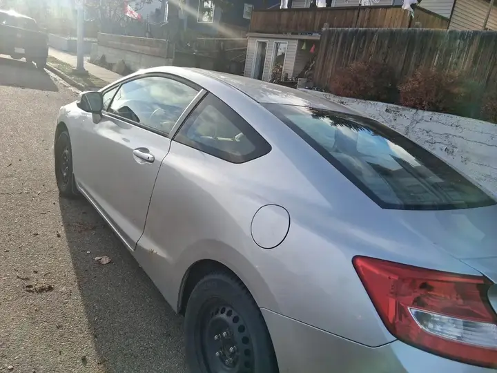 Honda Civic 2012 photo 3
