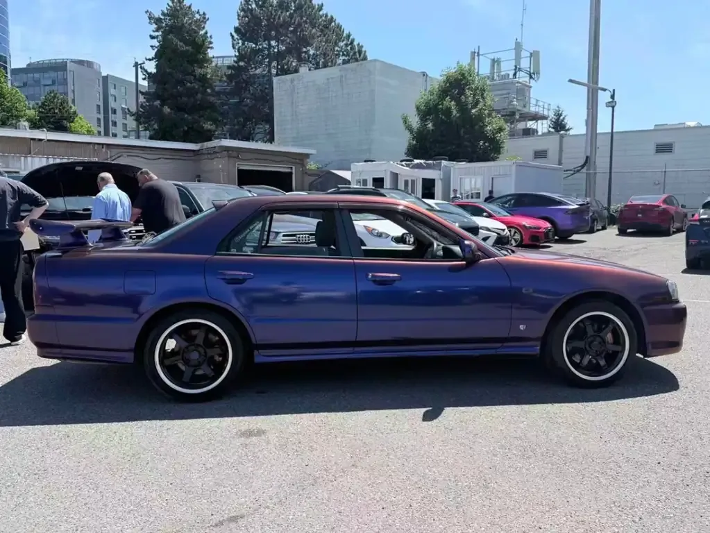 Nissan Skyline 2000 photo 5