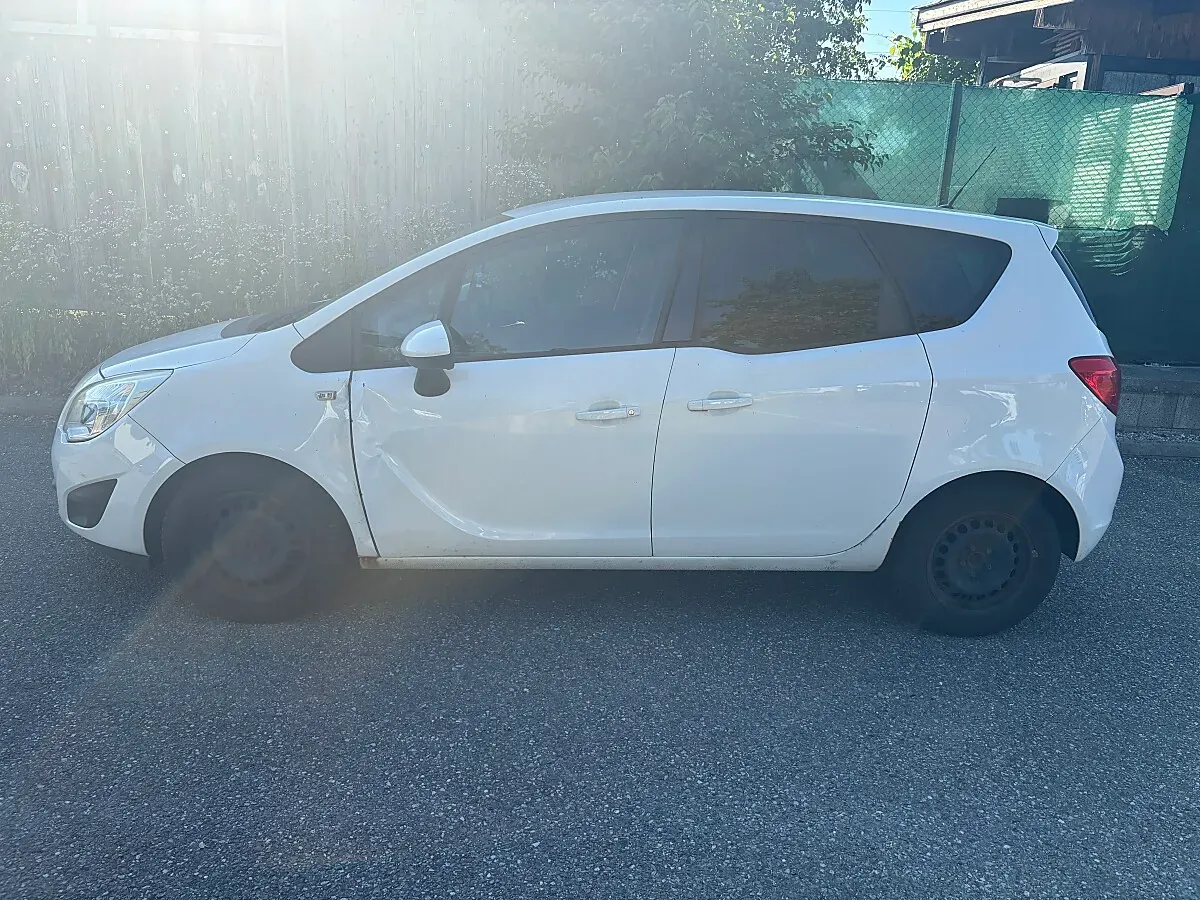 Opel Meriva 2011 photo 2
