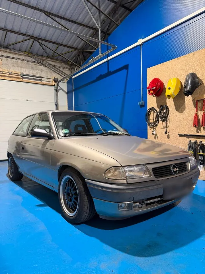 Opel Astra F
