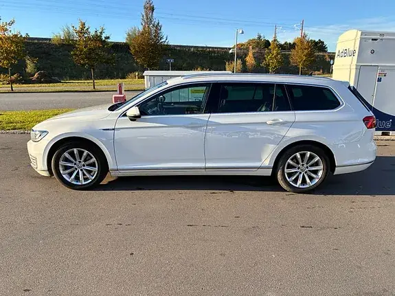 Volkswagen Passat 2018 photo 3
