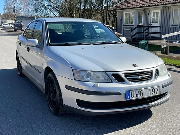 Saab 9-3 2004 photo 2