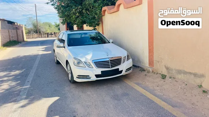 Mercedes-Benz E-Class 2012 photo 2