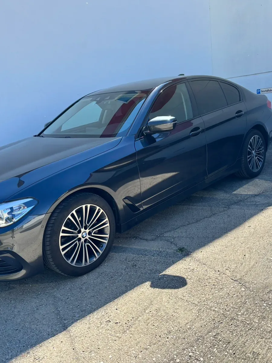BMW 5 Series 2019 photo 3