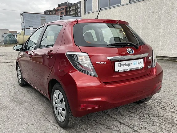 Toyota Yaris 2013 photo 3
